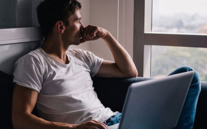Bạn trai sau chia tay vẫn luôn quan tâm bạn gái cũ