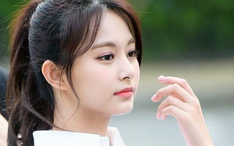buộc tóc đuôi ngựa cao kiểu hàn quốc