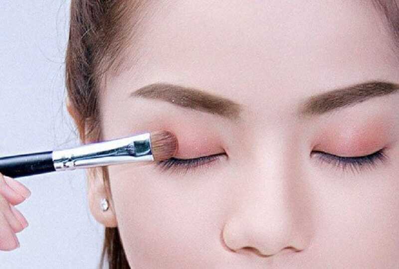 bôi kem chống nắng trước hay sau makeup