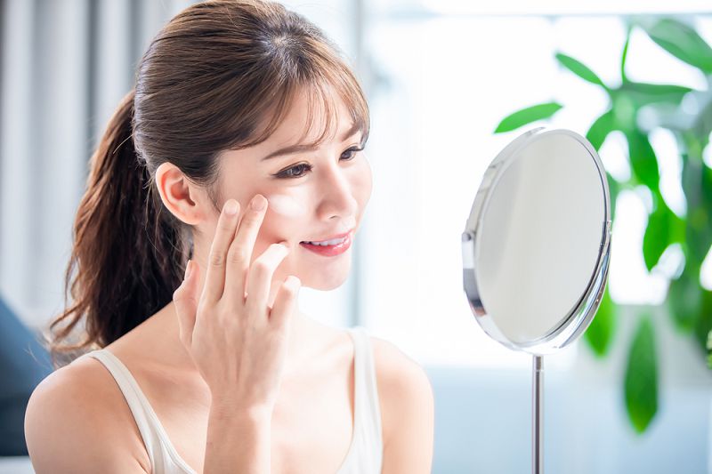 tán kem nền bằng tay