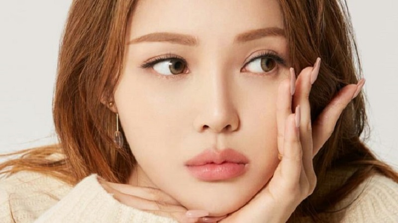 lấy son làm má hồng