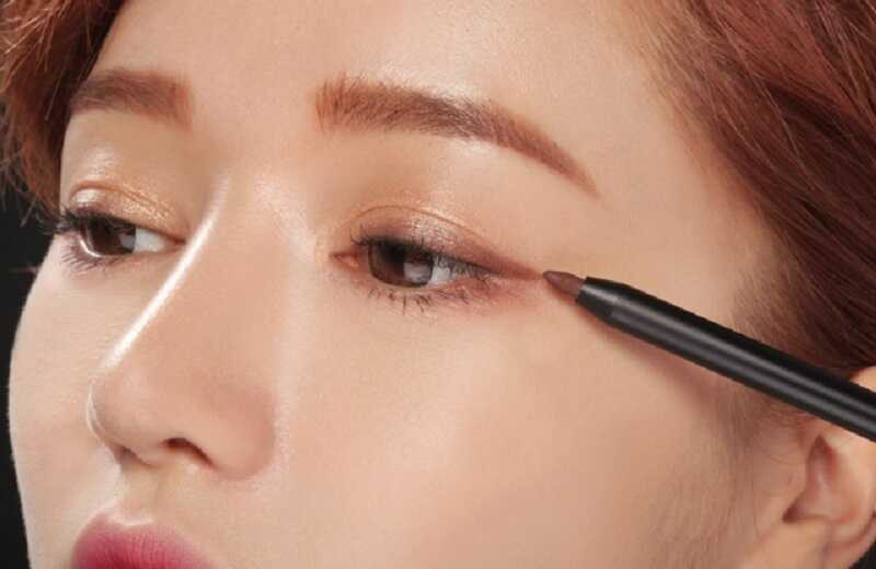 kẻ mắt bằng chì sáp