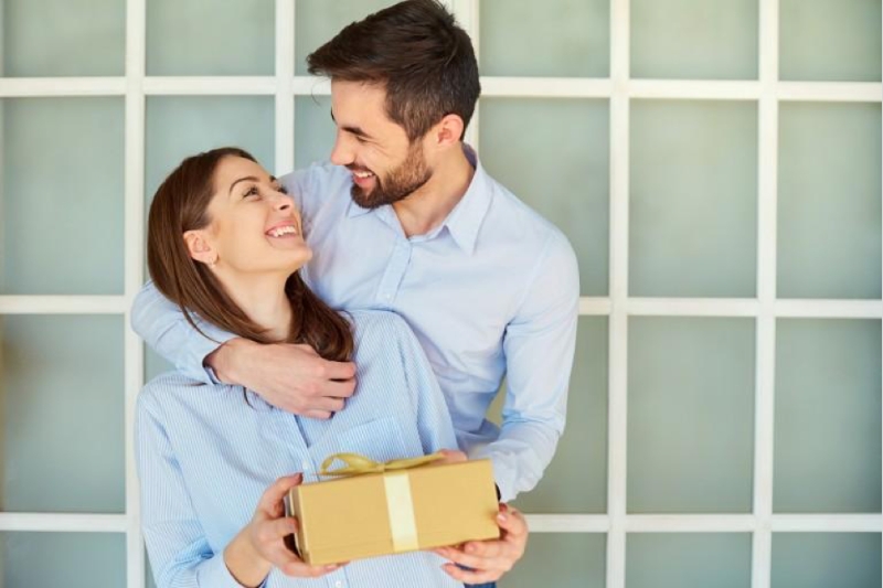 Nịnh vợ khi giận bằng việc tặng mỹ phẩm làm đẹp