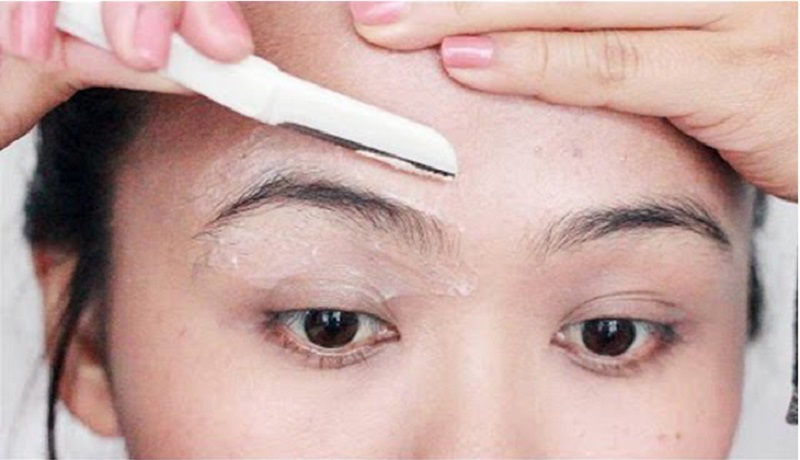 kẻ mày bằng chì xé