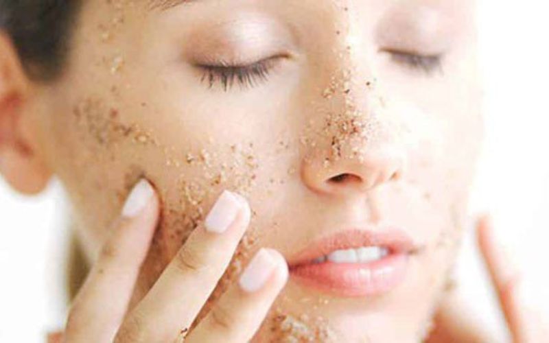 da mặt bị mốc khi trang điểm