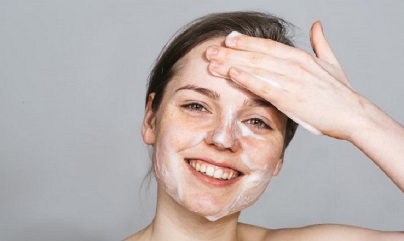 một ngày nên rửa mặt mấy lần