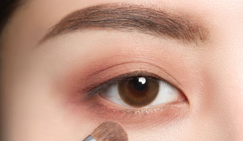 makeup mắt tone nâu