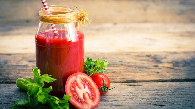 uống nước ép cà chua có trắng da không