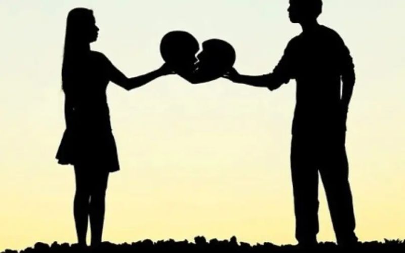 Đàn ông chia tay khi vẫn còn yêu sẽ luôn cố gắng liên lạc với người yêu cũ