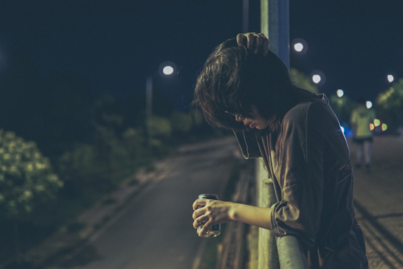 Lụy tình nghĩa là gì?