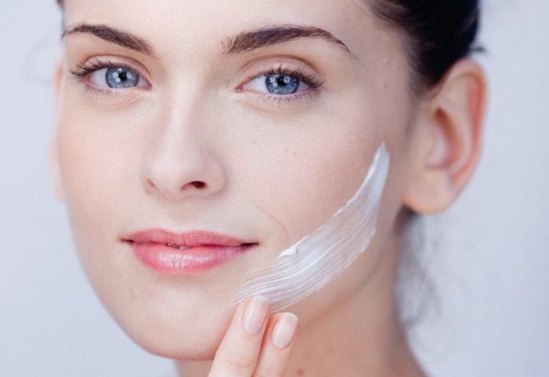 dùng kem che khuyết điểm thay kem nền được không