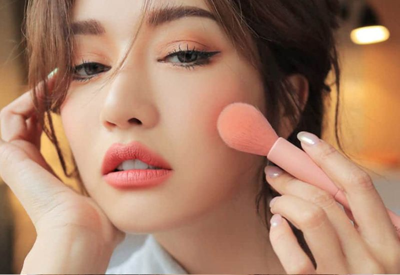 trang điểm má hồng say rượu