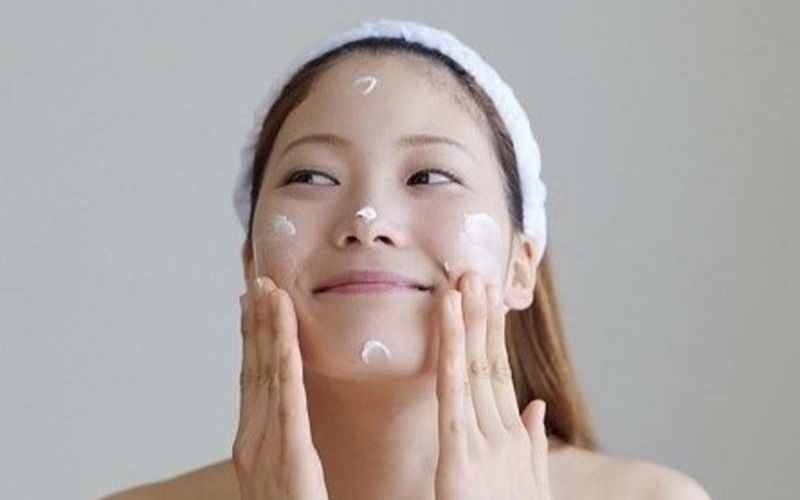 cách trang điểm bằng phấn nước