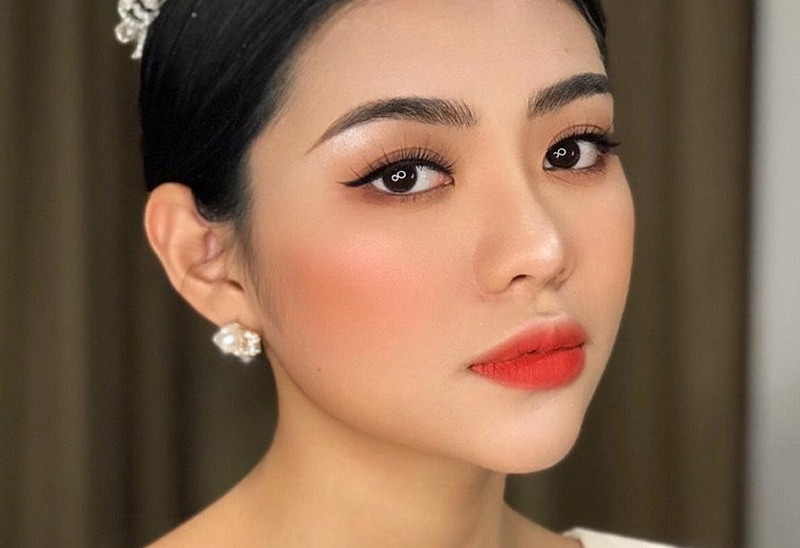 trang điểm tone tây nhẹ nhàng