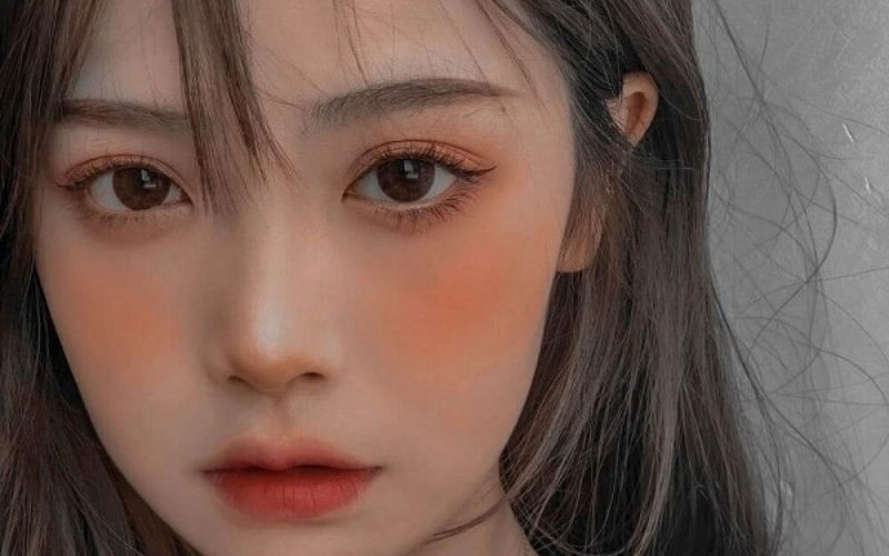 cách trang điểm tone tây