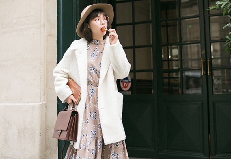 mặc áo dạ nên đi giày gì