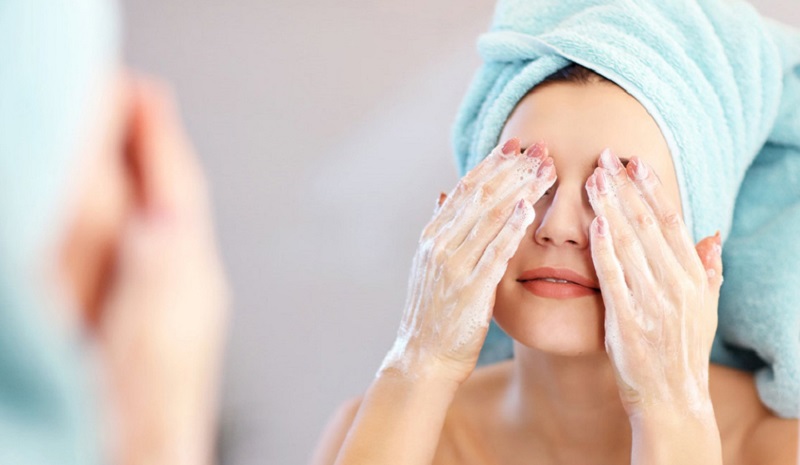nên rửa mặt ngày mấy lần