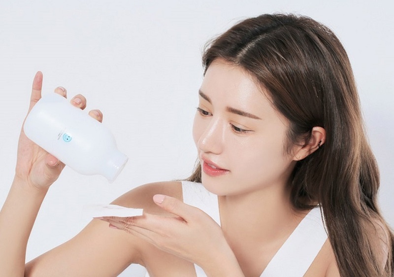 dùng gì trước khi bôi kem chống nắng