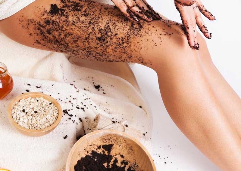 tẩy da chết bằng bã cà phê