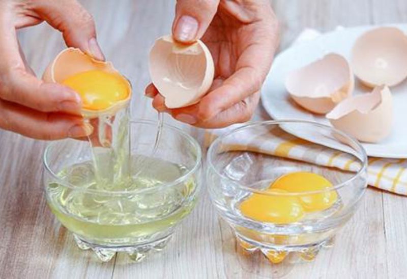 cách trị mụn đầu đen bằng trứng gà