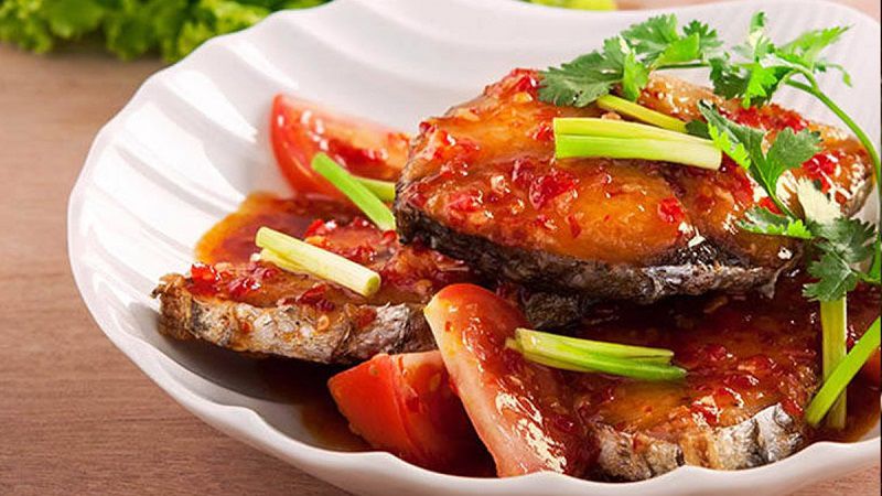 Thực đơn 30k 1 ngày với món chính là cá khô sốt cà chua