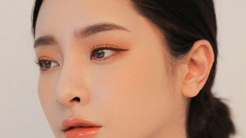 trang điểm chỉ với 1 cây son