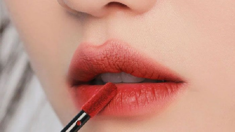 trang điểm với 1 cây son