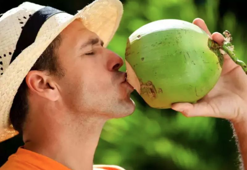 uống nước dừa đẹp da