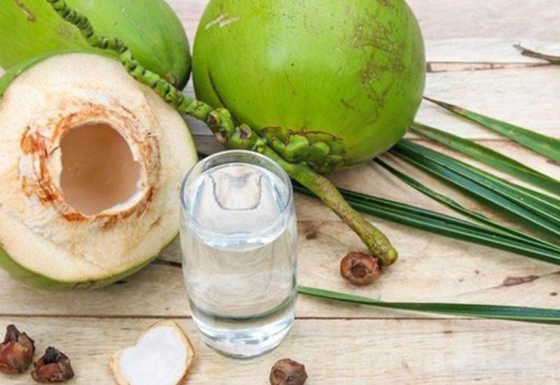 uống nước dừa mỗi ngày có đẹp da không
