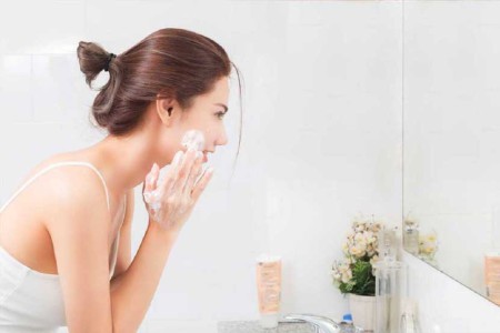 Một ngày nên rửa mặt mấy lần? Rửa mặt bao nhiêu phút là đủ